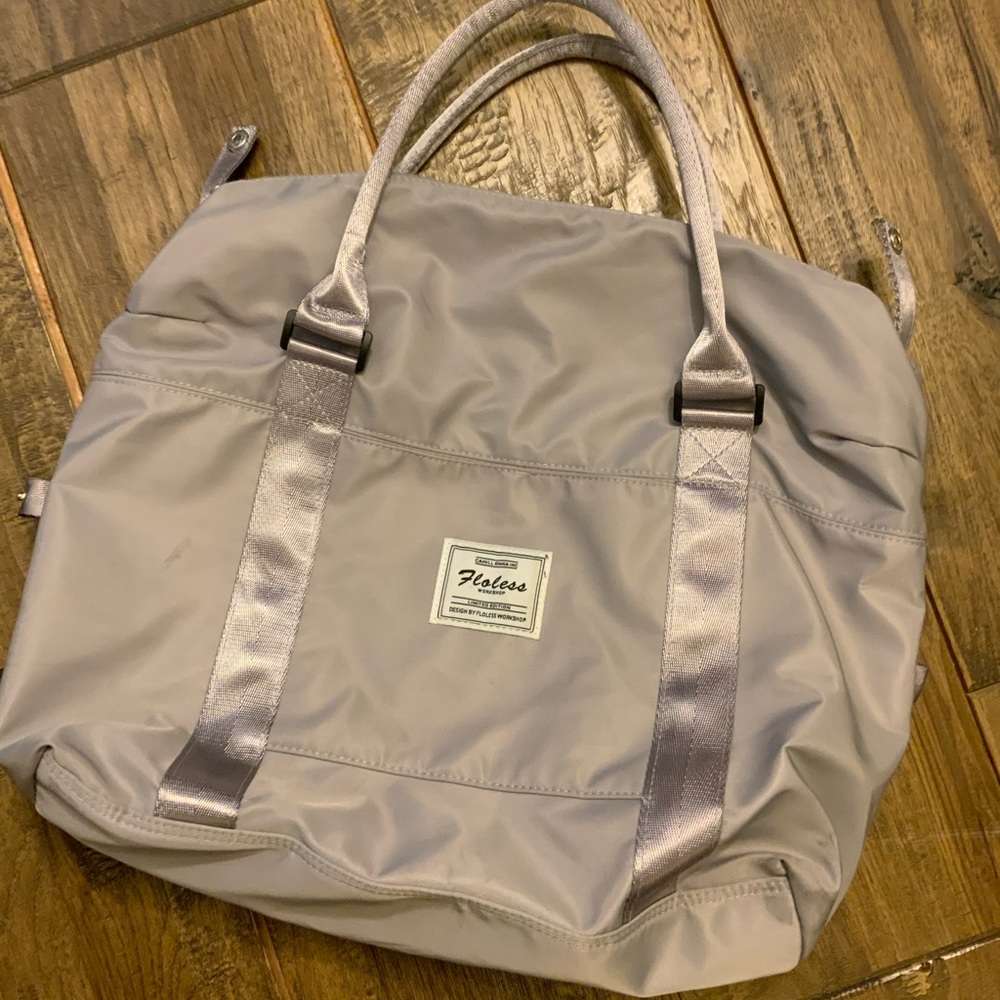 Floless silver bag/tote. Size 14 1/2 x 17 x 5